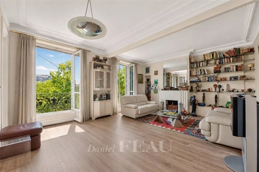 4 pièces 70 m² · à Paris 4ème · 70 m² · 1 050 000 €