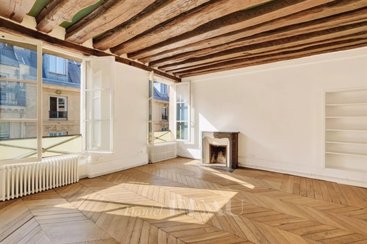 4 pièces 89 m² · à Paris 4ème · 89 m² · 1 215 000 €