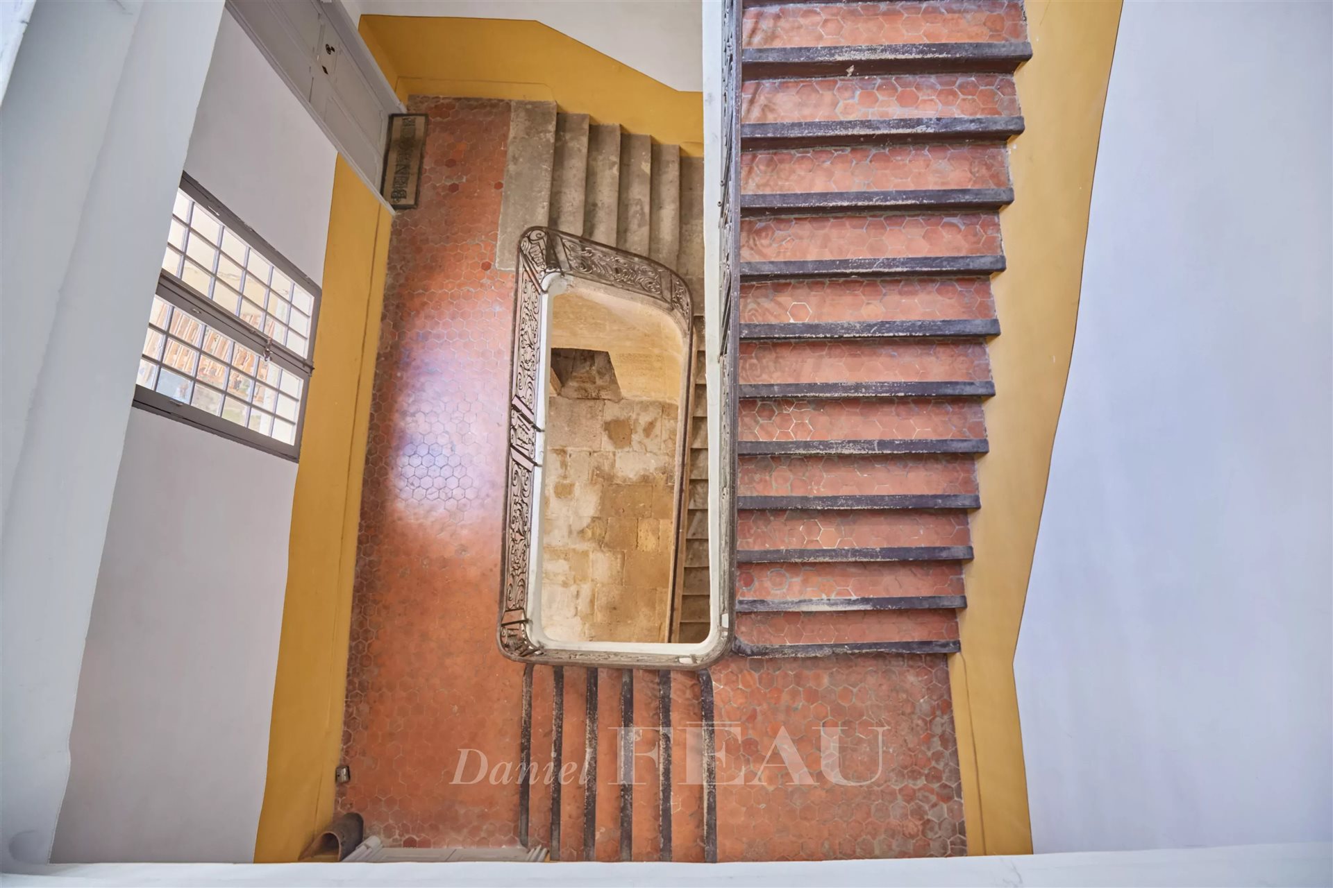 Building – Aix-en-Provence - Plus