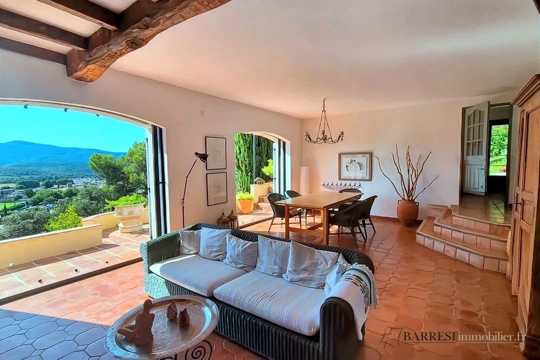 Maison à vendre, 211m², Pignans