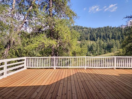 Maison 9 pièces 248 m² · à Valdeblore (la Colmiane) · 248 m² · 479 000 €