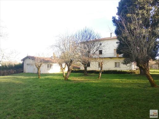 Maison 8 pièces 171 m² · à Saint Privat en Périgord · 171 m² · 181 900 €