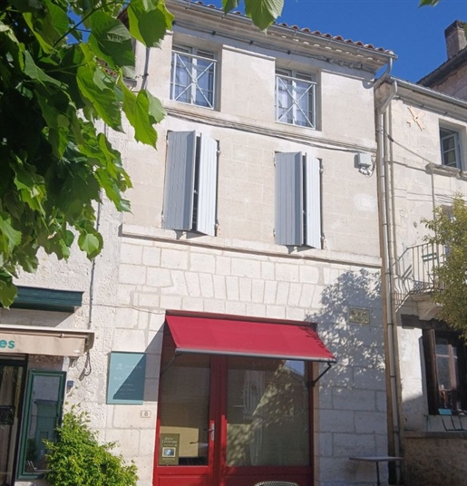 Maison 5 pièces 133 m² · à Aubeterre-sur-Dronne · 133 m² · 214 000 €