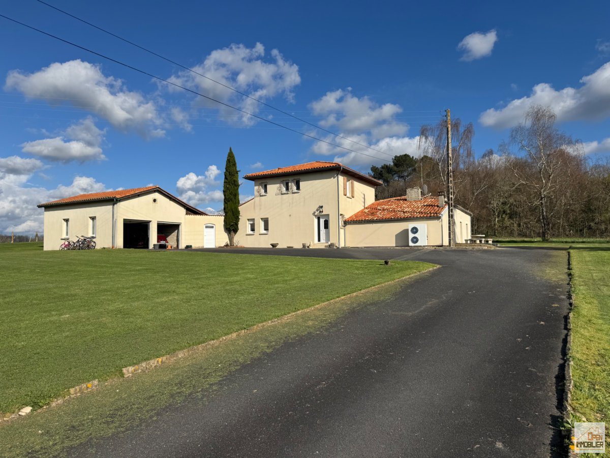 Maison à vendre, 208m², Oriolles