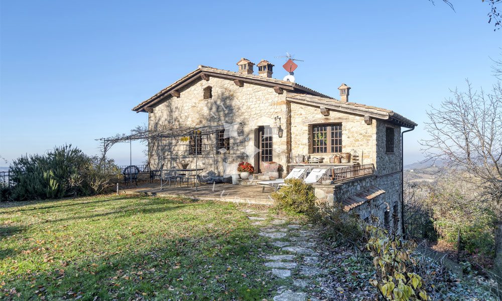 Castelo Antigo com Guest House entre as colinas de Bolonha