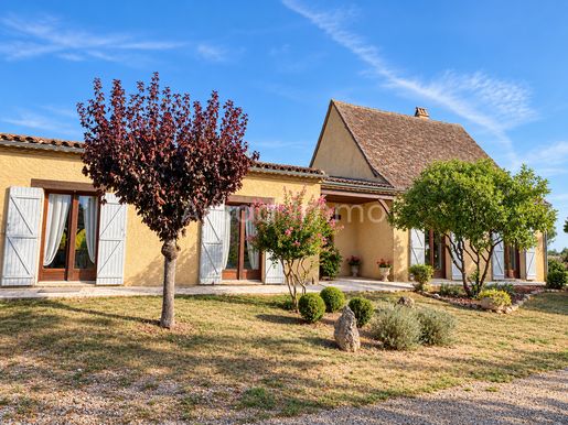Maison 7 pièces 214 m² · à Cunèges · 214 m² · 330 000 €