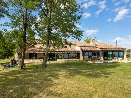 Maison 10 pièces 400 m² · à La Sauvetat-du-Dropt · 400 m² · 590 000 €
