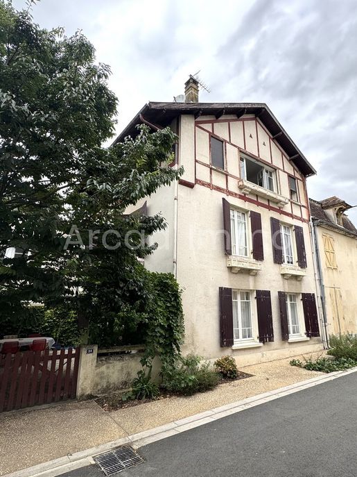 Maison 7 pièces 178 m² · à Eymet · 178 m² · 195 000 €