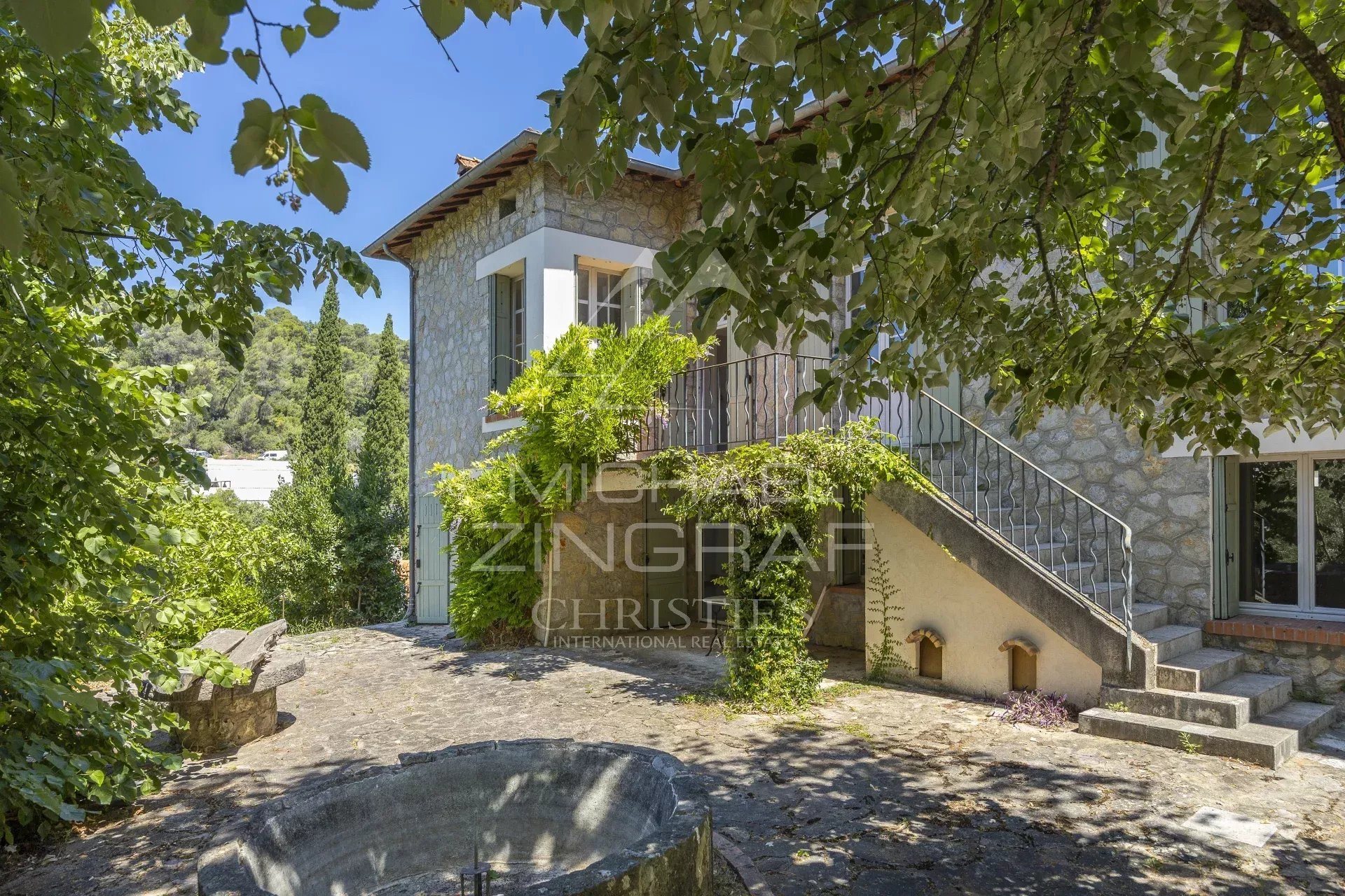 Maison à vendre, 225m², La Roquette-sur-Siagne