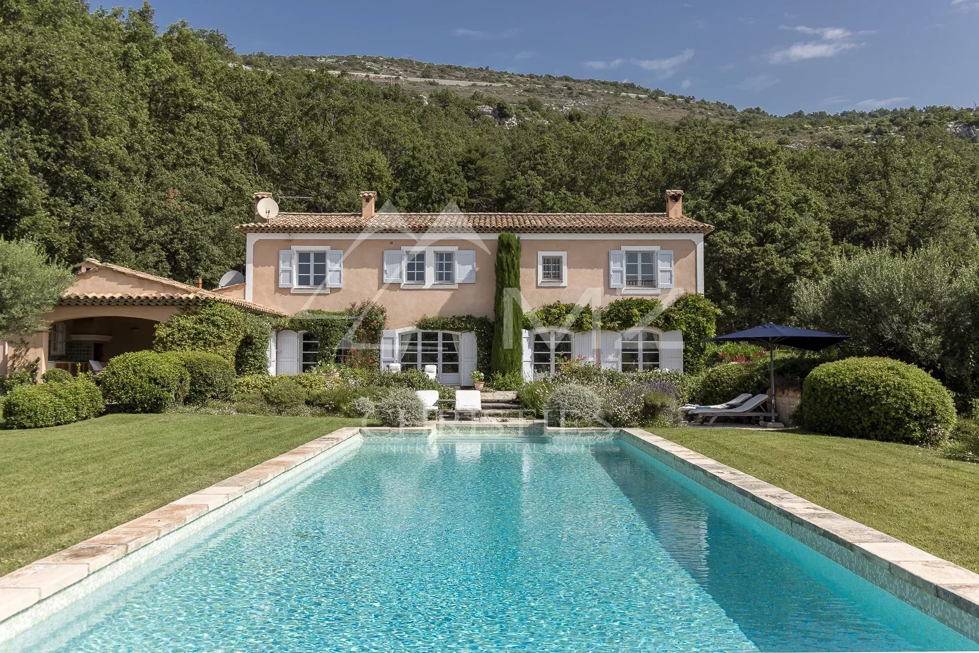 Maison à vendre, 292m², Saint-Vallier-de-Thiey