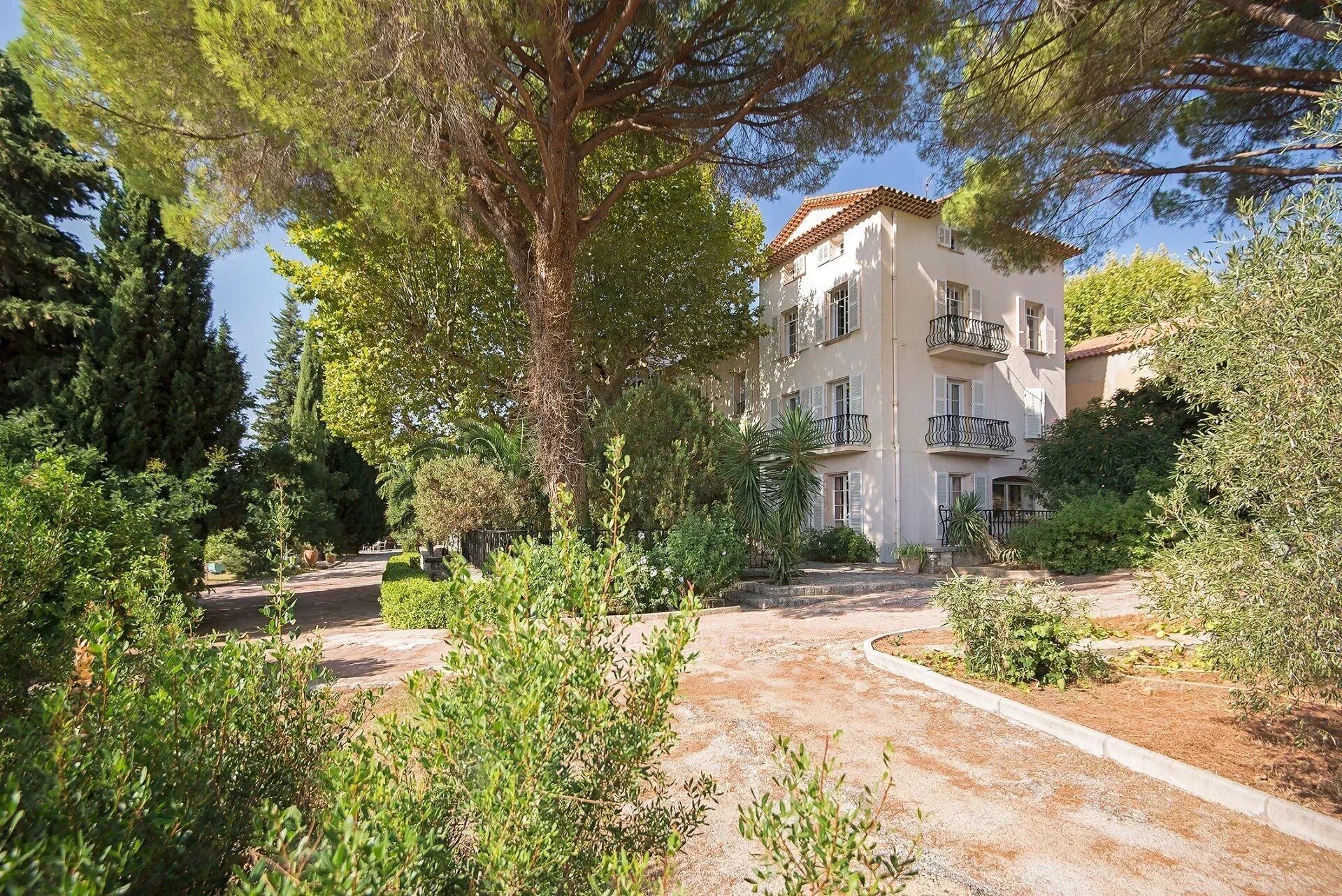 Maison à vendre, 640m², Solliès-Pont