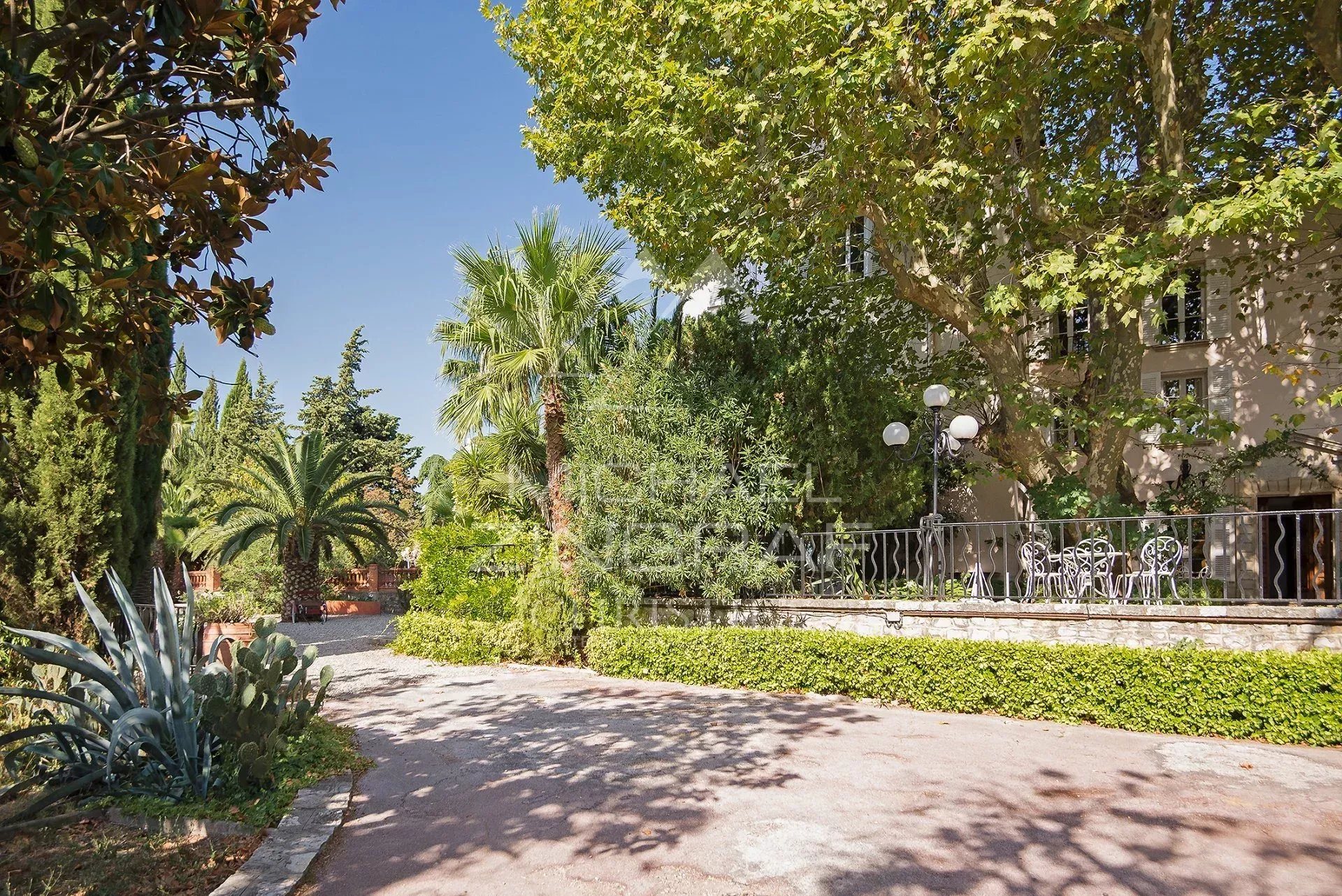 Maison à vendre, 640m², Solliès-Pont