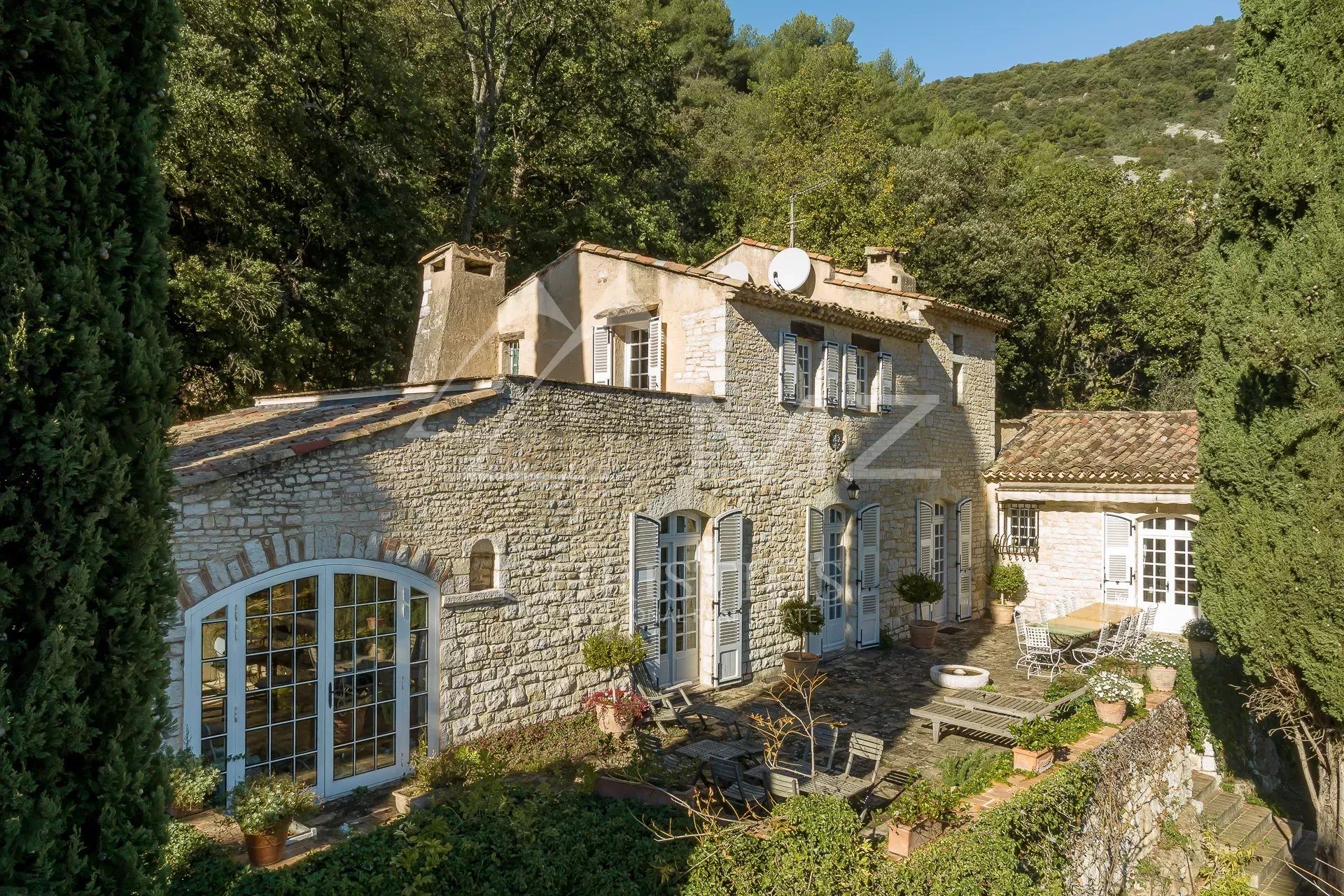 Maison à vendre, 500m², Tourrettes-sur-Loup