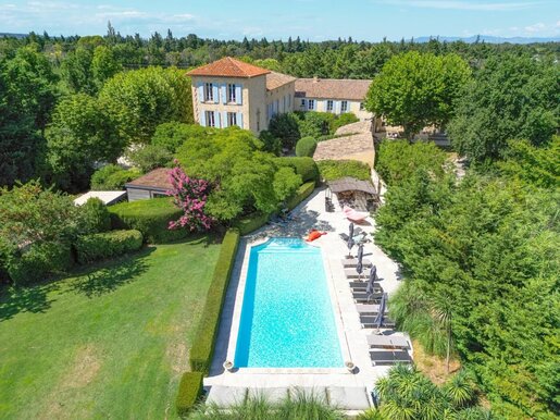 Maison 18 pièces 774 m² · à L'Isle-sur-la-Sorgue · 774 m² · 3 450 000 €