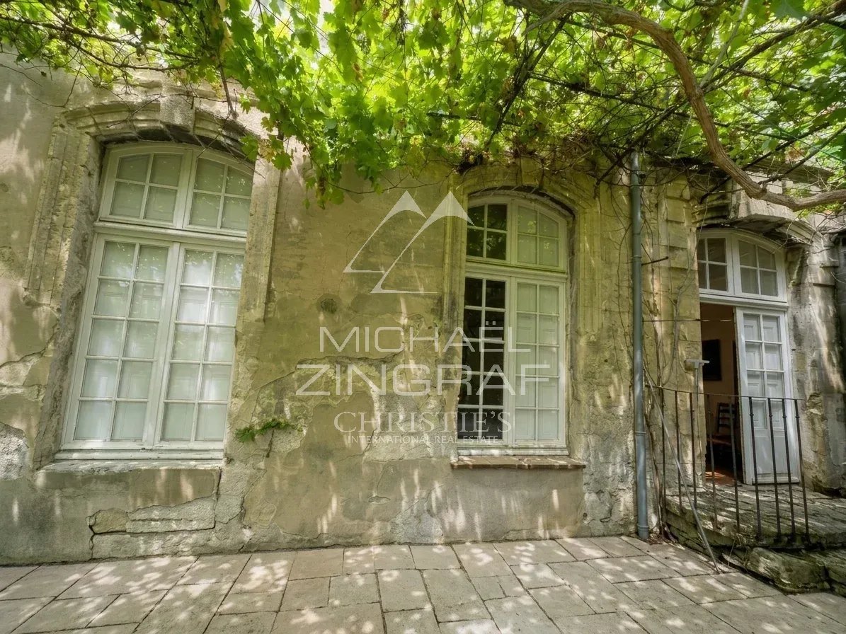 Avignon within the city walls — Property complex with garden and garage to renovate - Vue 4