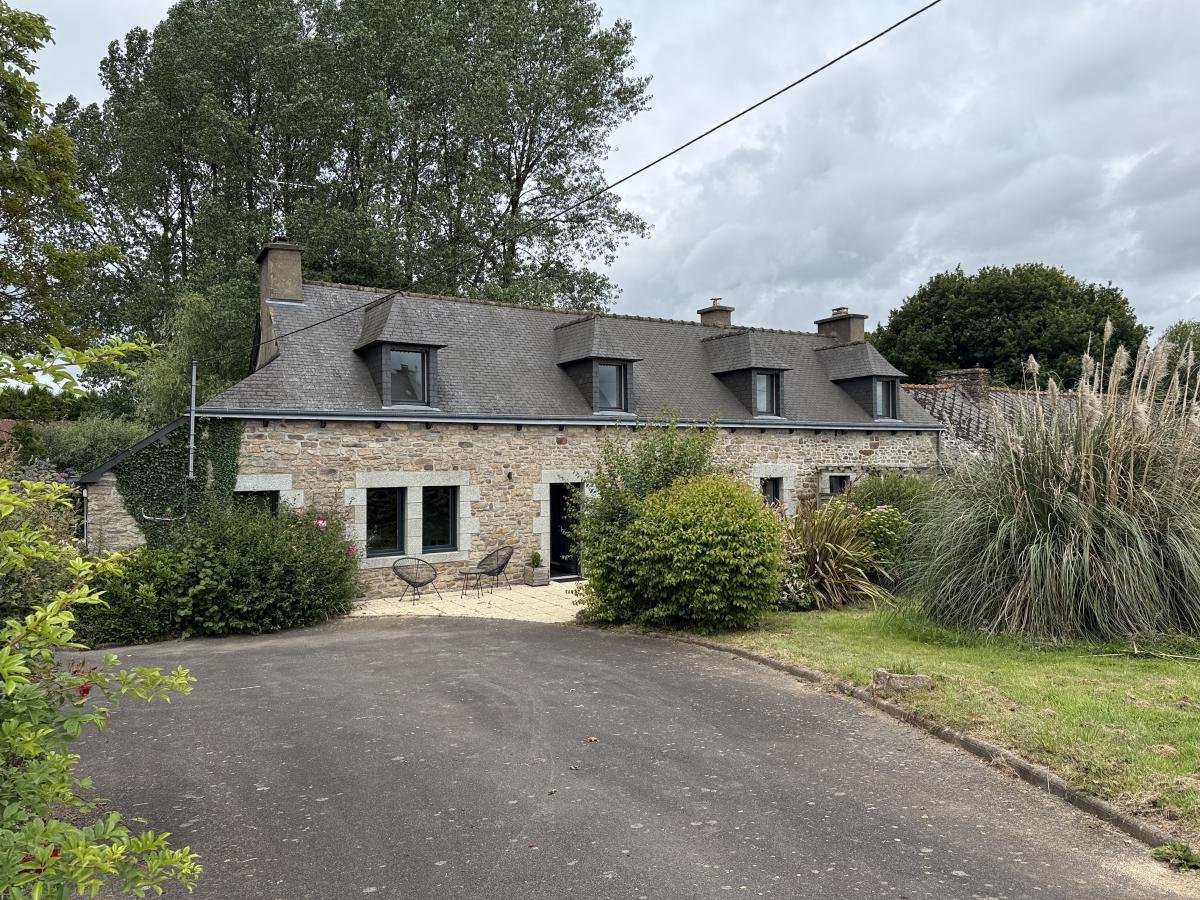 Maison à vendre, 151m², Plouguenast-Langast