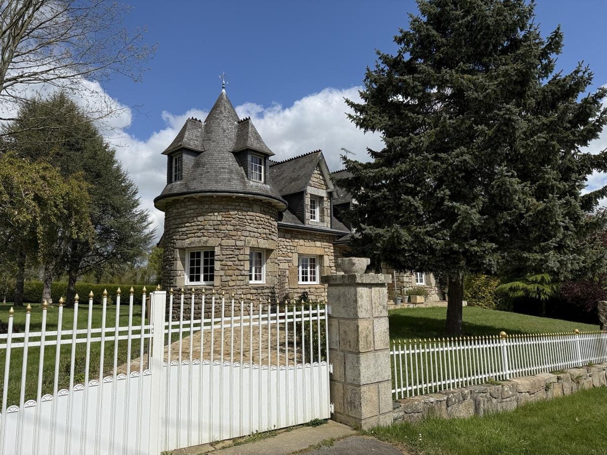 Maison à vendre, 176m², Plessala
