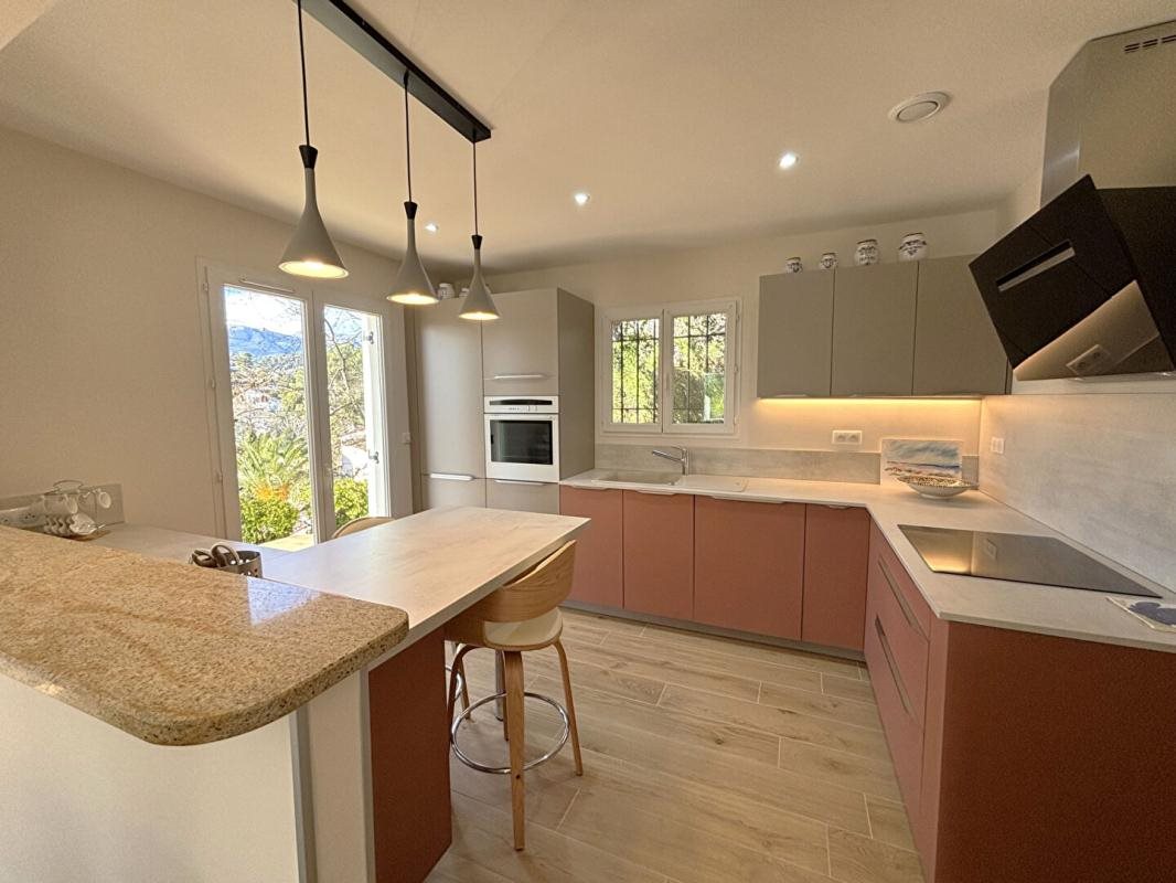 Maison à vendre, 122m², La Colle-sur-Loup