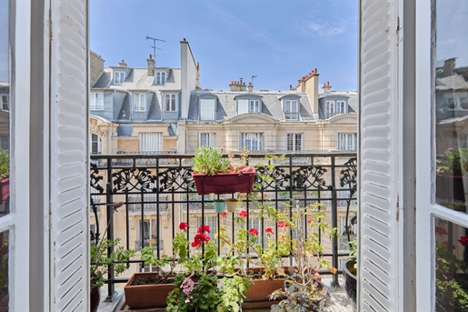 4 pièces 99 m² · à Paris 7ème · 99 m² · 1 390 000 €