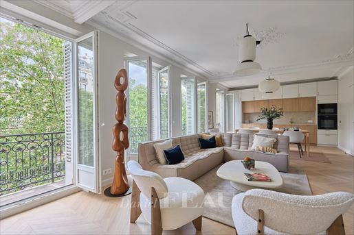 6 pièces 126 m² · à Paris 7ème · 126 m² · 2 690 000 €