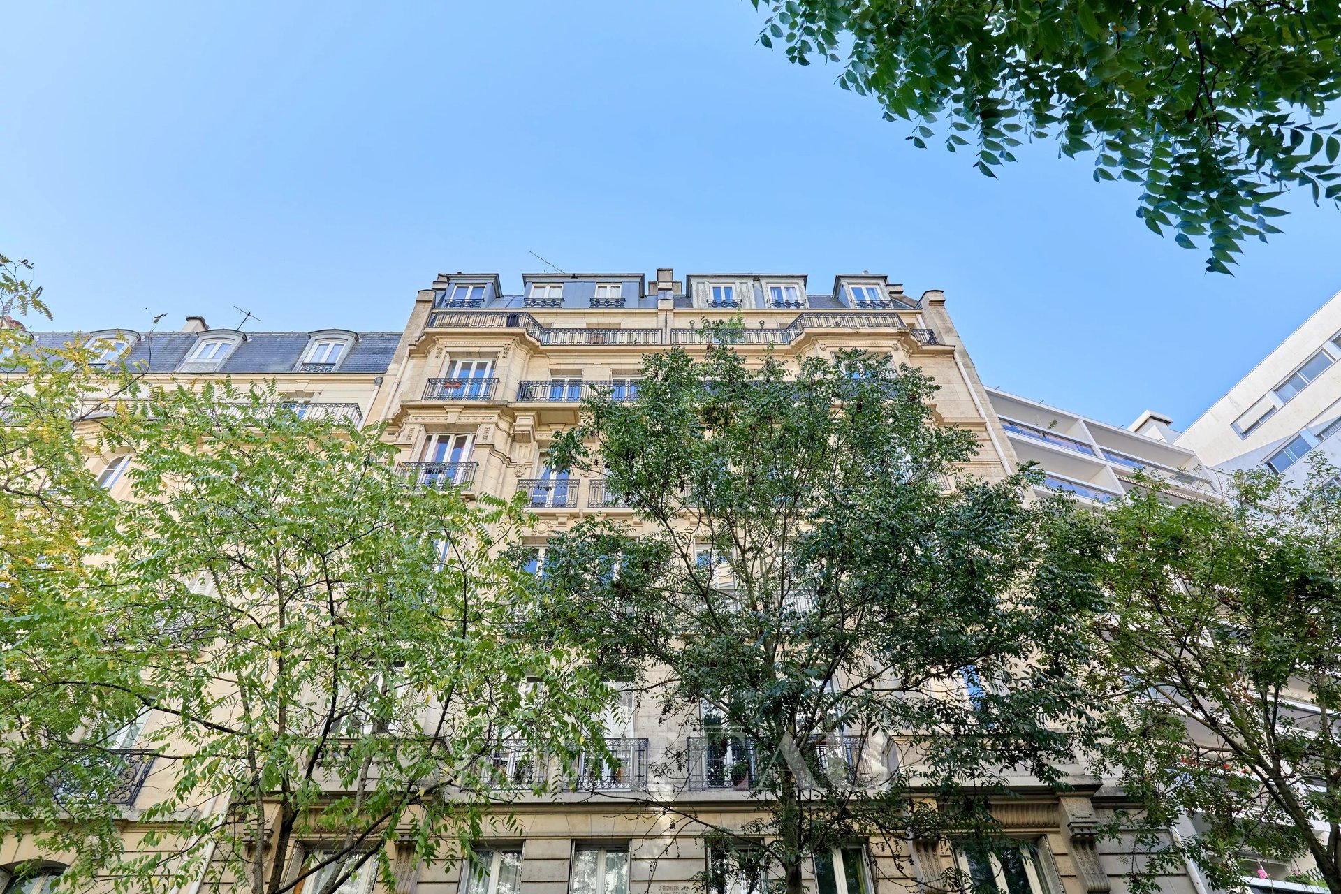 Appartement – Paris 15 - Vue 2