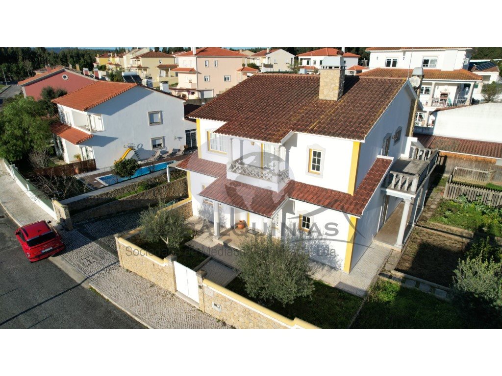 Charming house with pool and borehole, T4+1