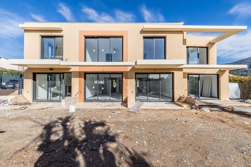 Immeuble 5 pièces 308 m² · à Carros · 308 m² · 1 590 000 €
