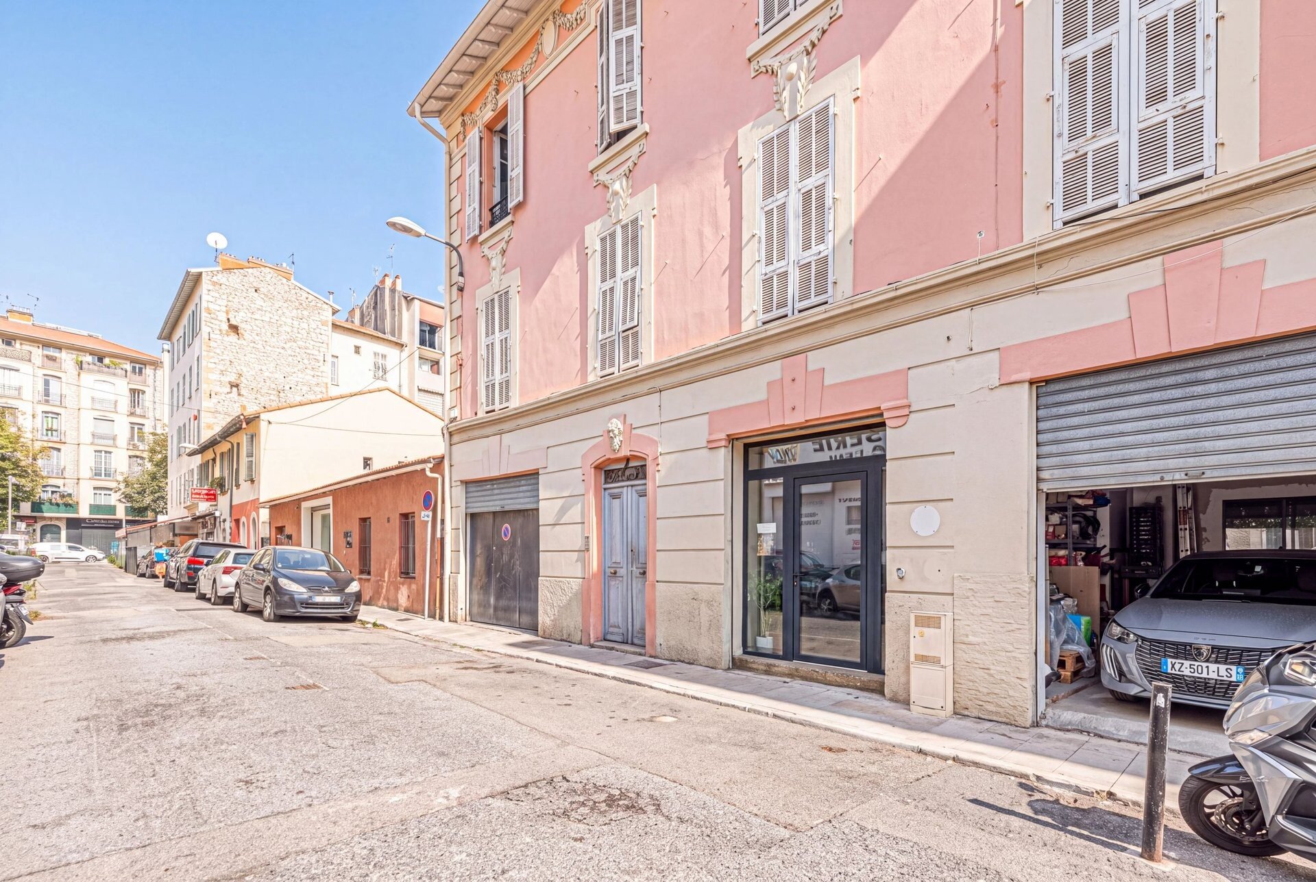 Nice – Premium Location | Business For Sale With Option To Purchase The Premises - Vue 5