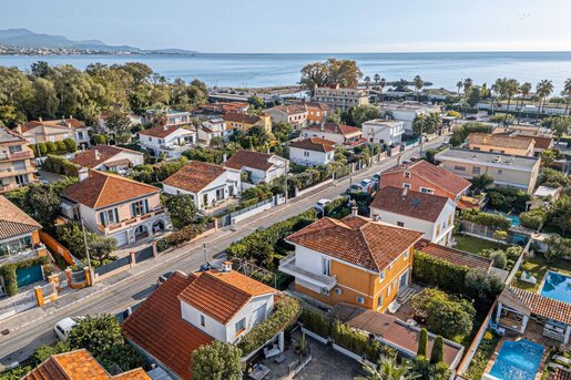 Maison 6 pièces 146 m² · à Villeneuve-Loubet · 146 m² · 950 000 €