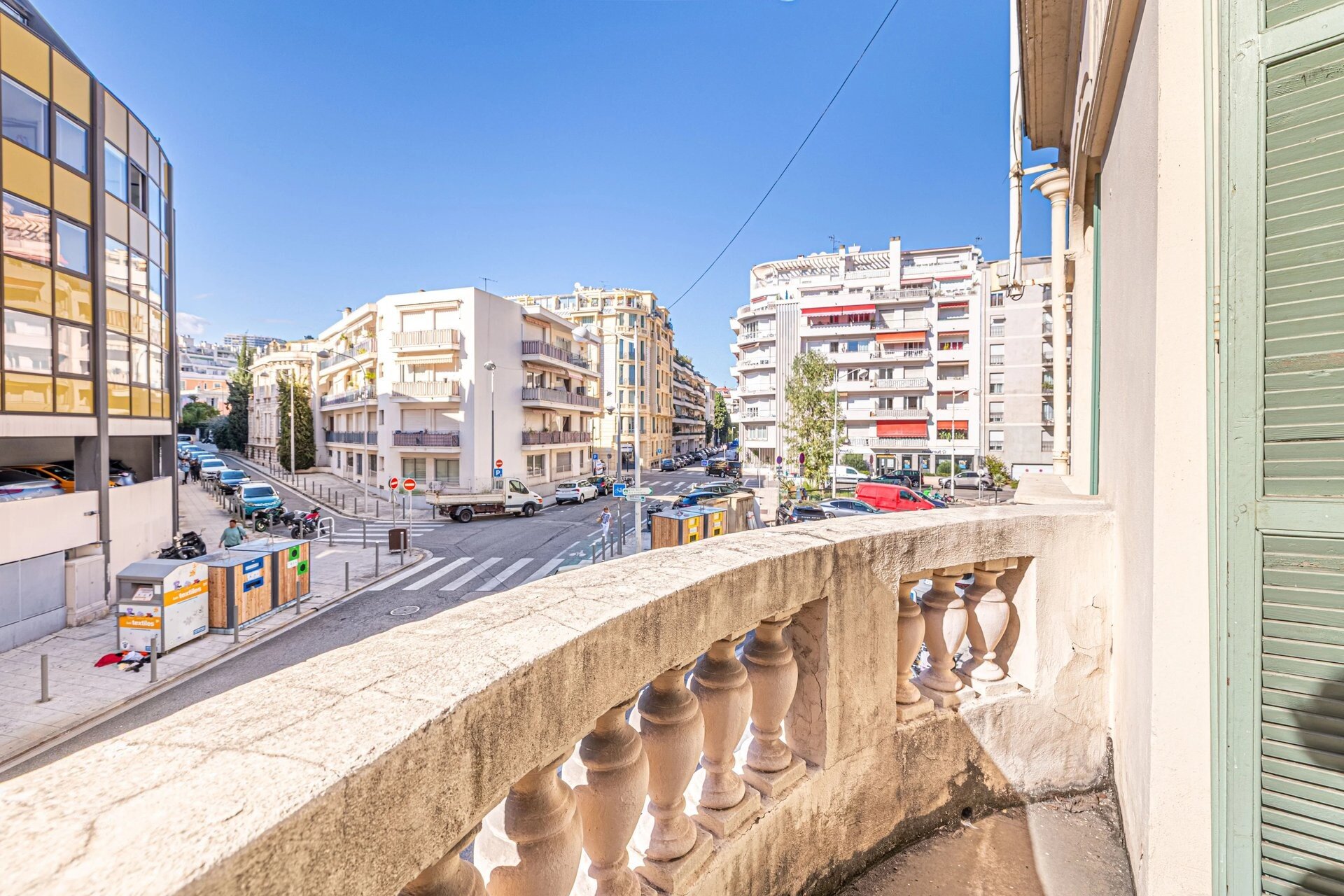 NICE FLEURS / SAINT PHILIPPE STREET - 24 sqm studio with balcony - to renovate - Close to...