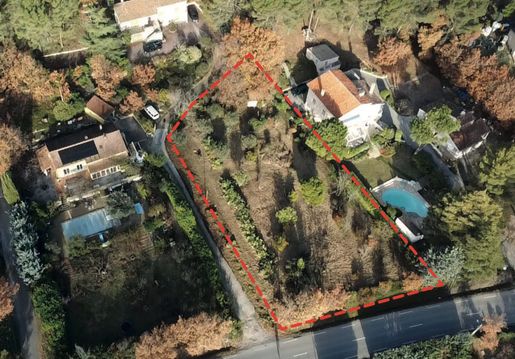 EXP GLOBAL FRANCE · à Pierrevert · 330 000 €