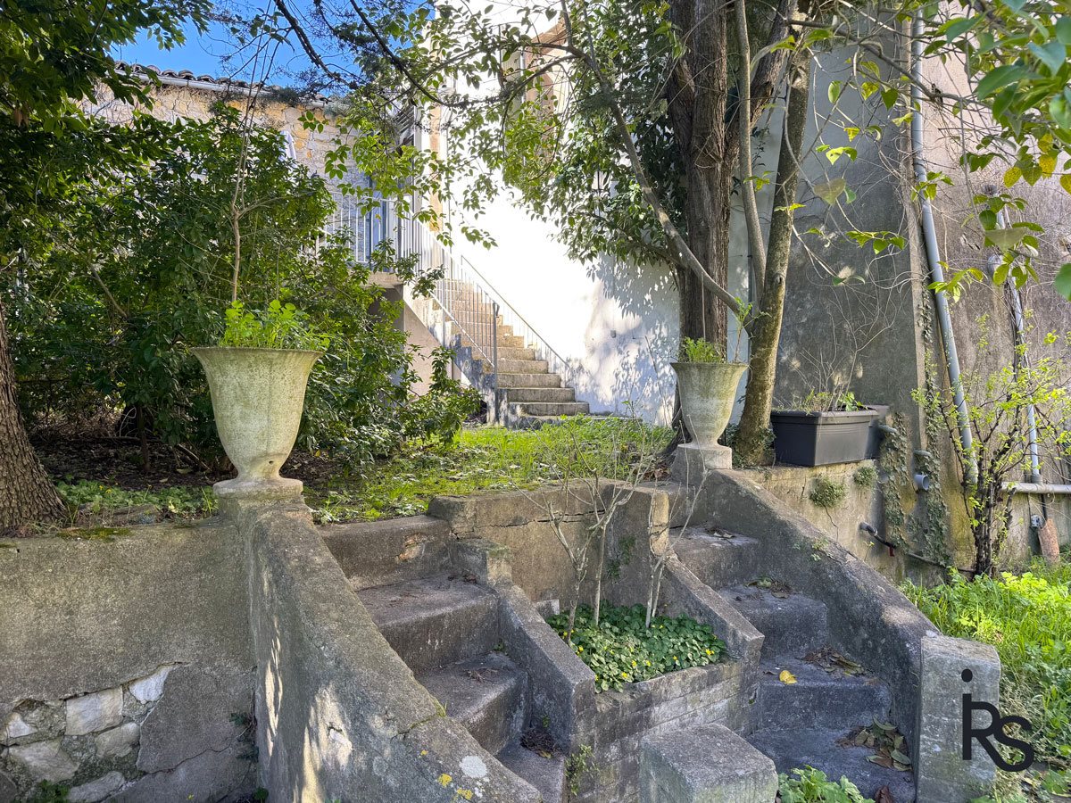 Maison à vendre, 260m², Villeneuve-de-Berg