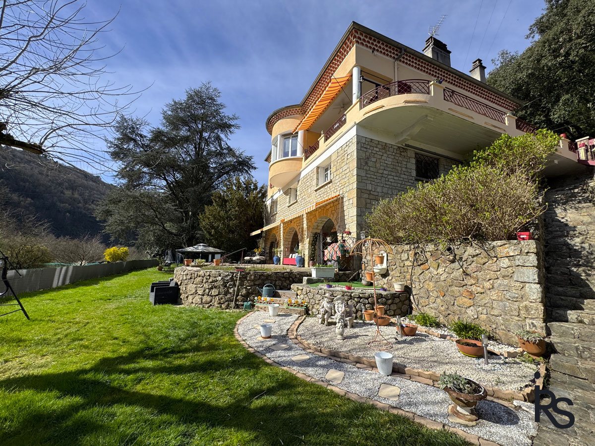 Maison à vendre, 250m², Vals-les-Bains