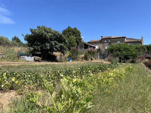Maison 14 pièces 311 m² · à Sanilhac · 311 m² · 550 000 €