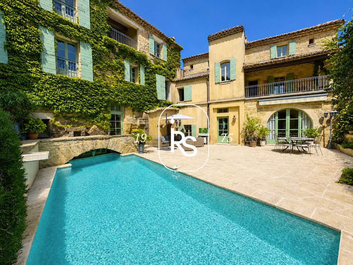 Maison à vendre, 365m², Saint-Siffret