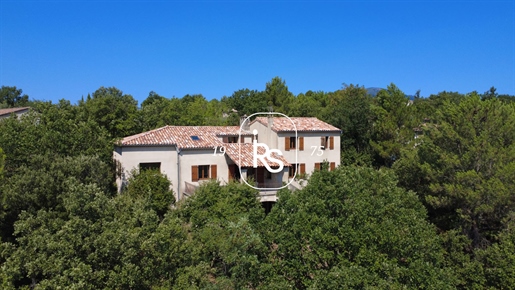 Maison 7 pièces 203 m² · à Chassiers · 203 m² · 375 000 €