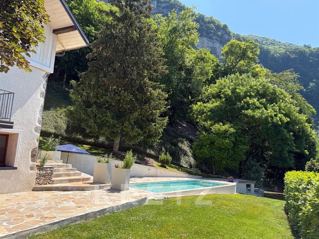 Maison à vendre, 240m², Verel-Pragondran
