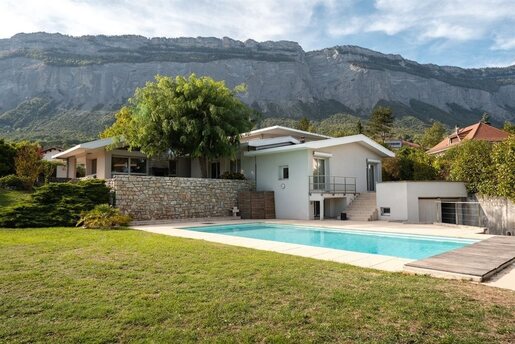 Maison 10 pièces 307 m² · à Biviers · 307 m² · 1 080 000 €