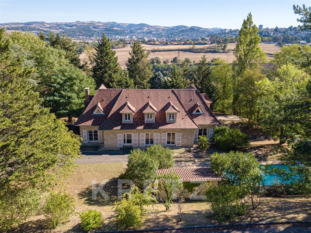 Maison à vendre, 360m², Saint-Genest-Lerpt