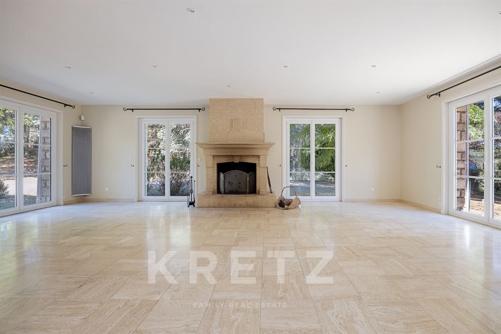 Maison à vendre, 360m², Saint-Genest-Lerpt
