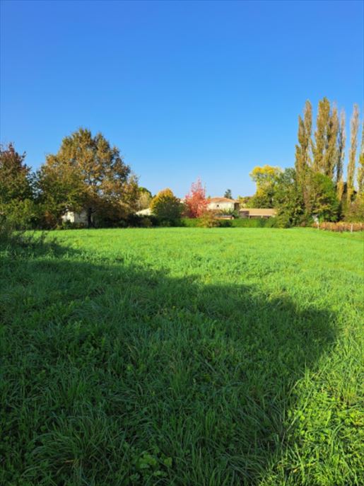 Terrain 122 m² · à Saint-Denis-de-Pile · 122 m² · 299 000 €