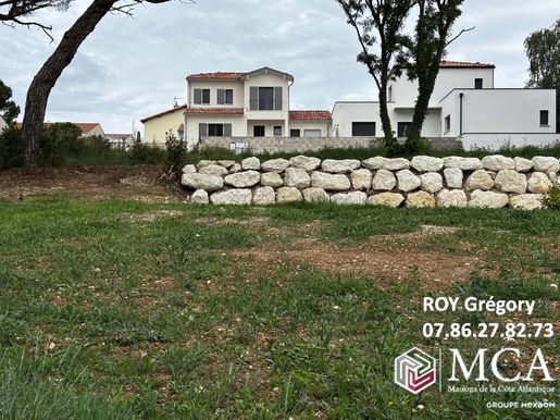 Terrain 85 m² · à Vaux-sur-Mer · 85 m² · 263 000 €
