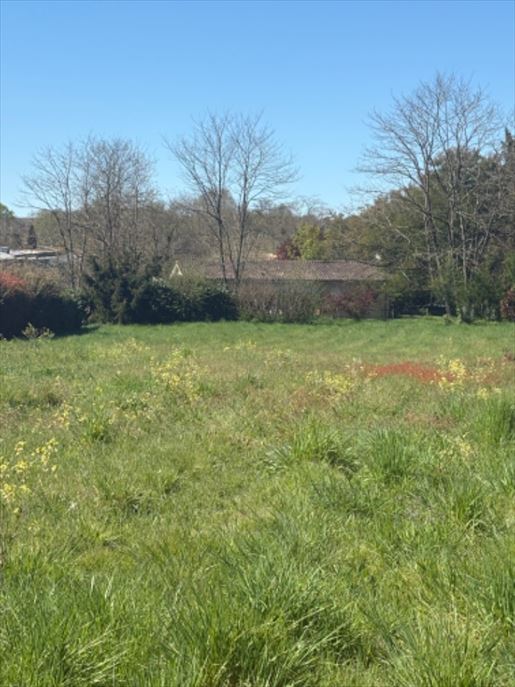 Terrain 108 m² · à Lugon-Et-l'Île-du-Carnay · 108 m² · 320 000 €