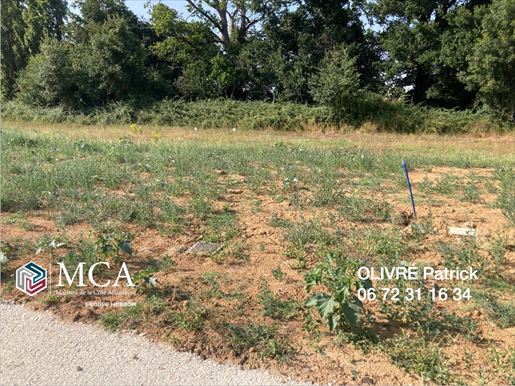 Terrain 85 m² · à Corme-Royal · 85 m² · 192 000 €