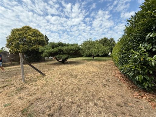 Terrain 103 m² · à Eysines · 103 m² · 385 000 €