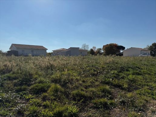 Terrain 80 m² · à Auros · 80 m² · 181 700 €