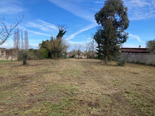 Terrain 80 m² · à Saint-Vivien-de-Médoc · 80 m² · 205 000 €