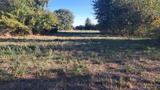 Terrain 49 m² · à Ozillac · 49 m² · 132 000 €
