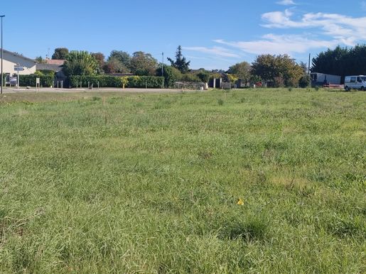 Terrain 70 m² · à Saint-Quentin-de-Baron · 70 m² · 218 574 €