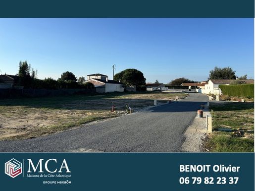 Terrain 84 m² · à Vaux-sur-Mer · 84 m² · 290 000 €